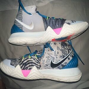 Nike Kyrie “ Kybrjd S2” basketball sneakers Mens Sz 7